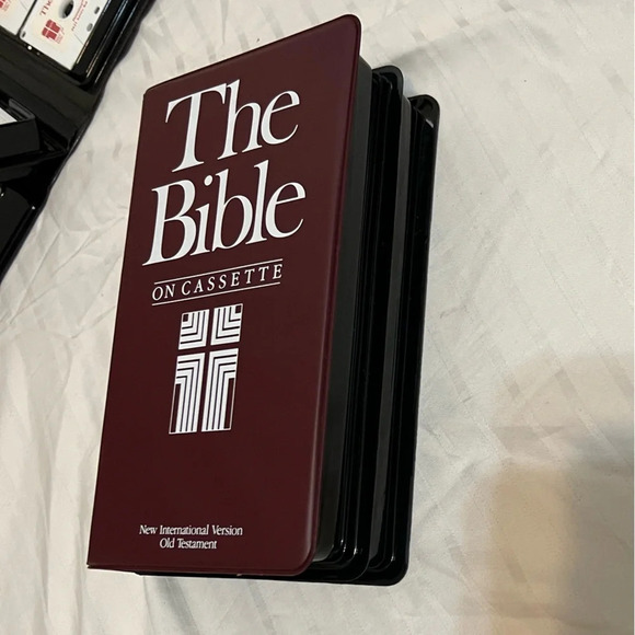 The Bible On Cassette New International Version Old Testament - Picture 9 of 16